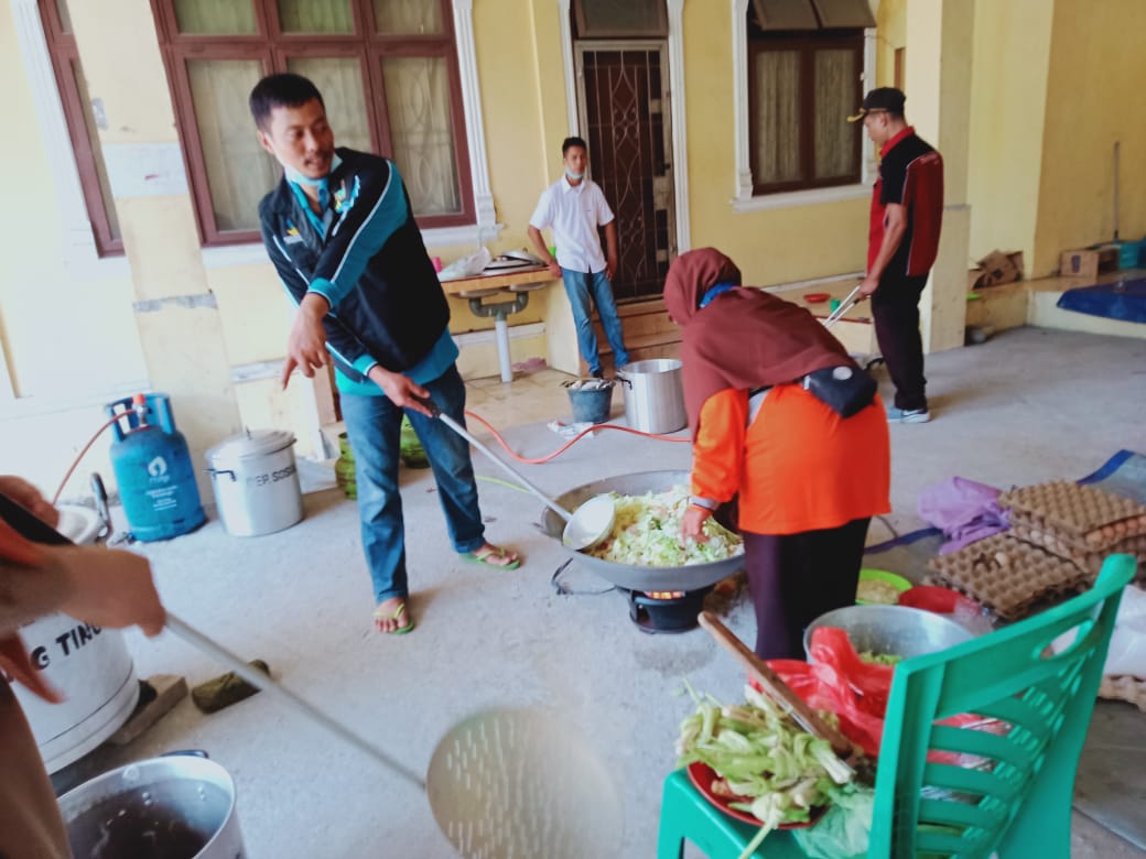 Dinas sosial kota tebing tinggiBanjir di Kota Tebing Tinggi, Dinas Sosial Dirikan Dapur Umum